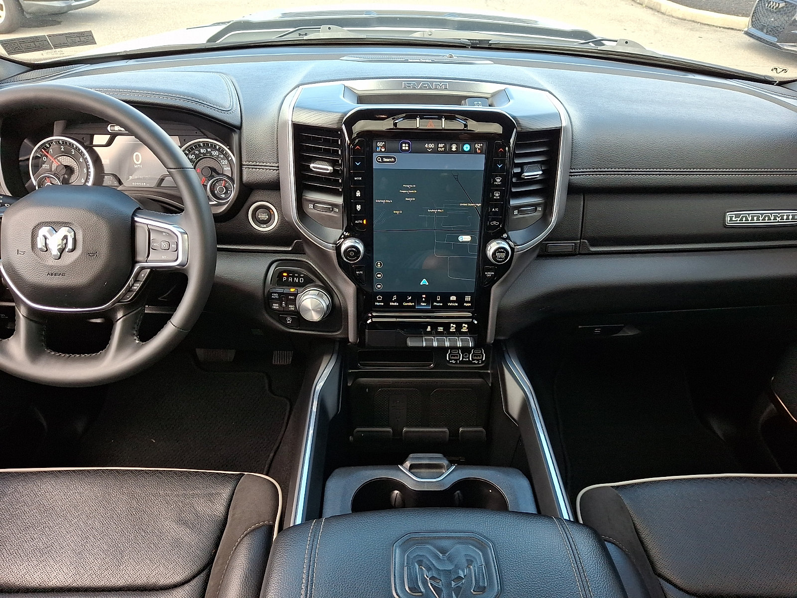 Used 2024 RAM 1500 Laramie AWD/4WD image 13