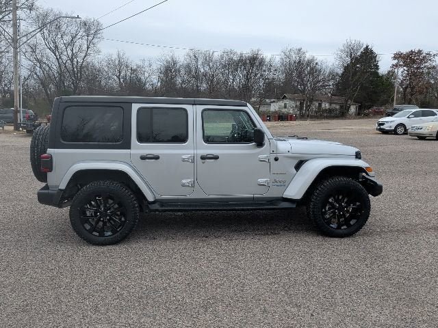 Used 2022 Jeep Wrangler Unlimited Sahara AWD/4WD image 6