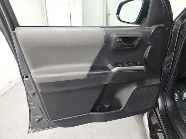 Certified 2023 Toyota Tacoma SR5 AWD/4WD image 13