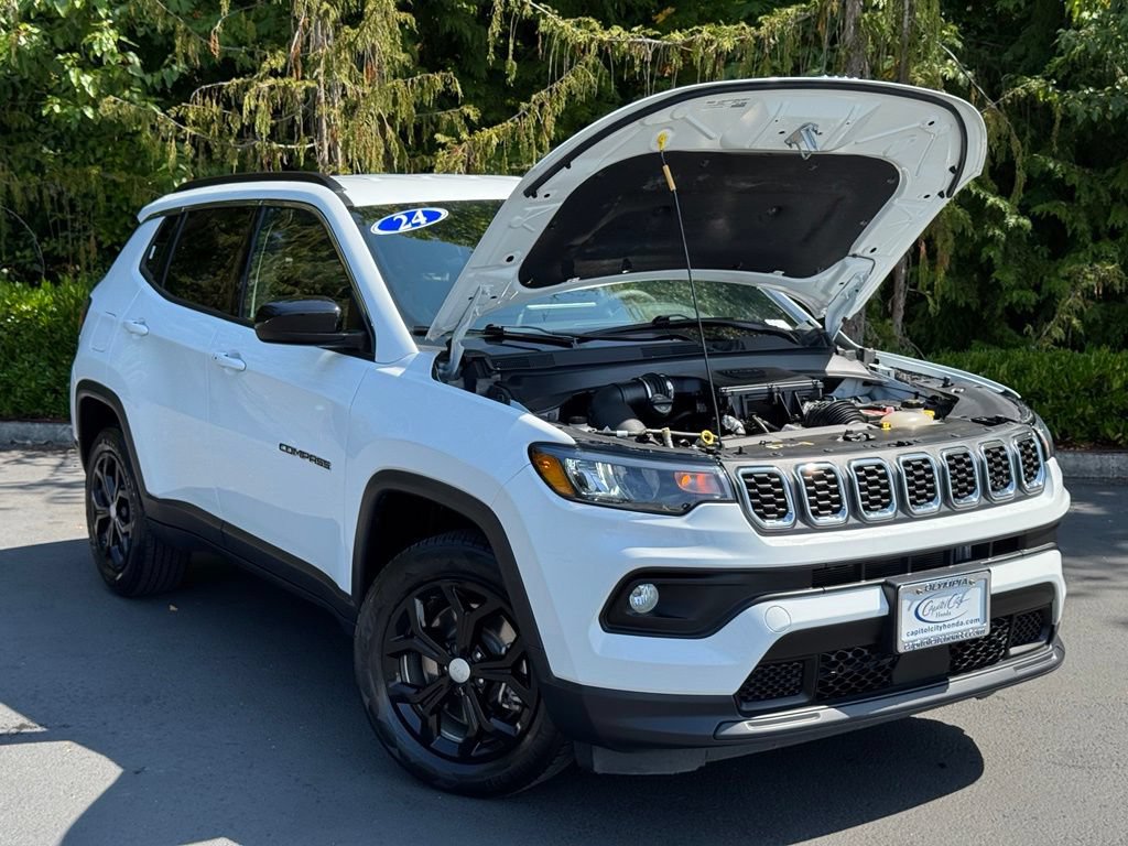 Used 2024 Jeep Compass Latitude AWD/4WD image 39