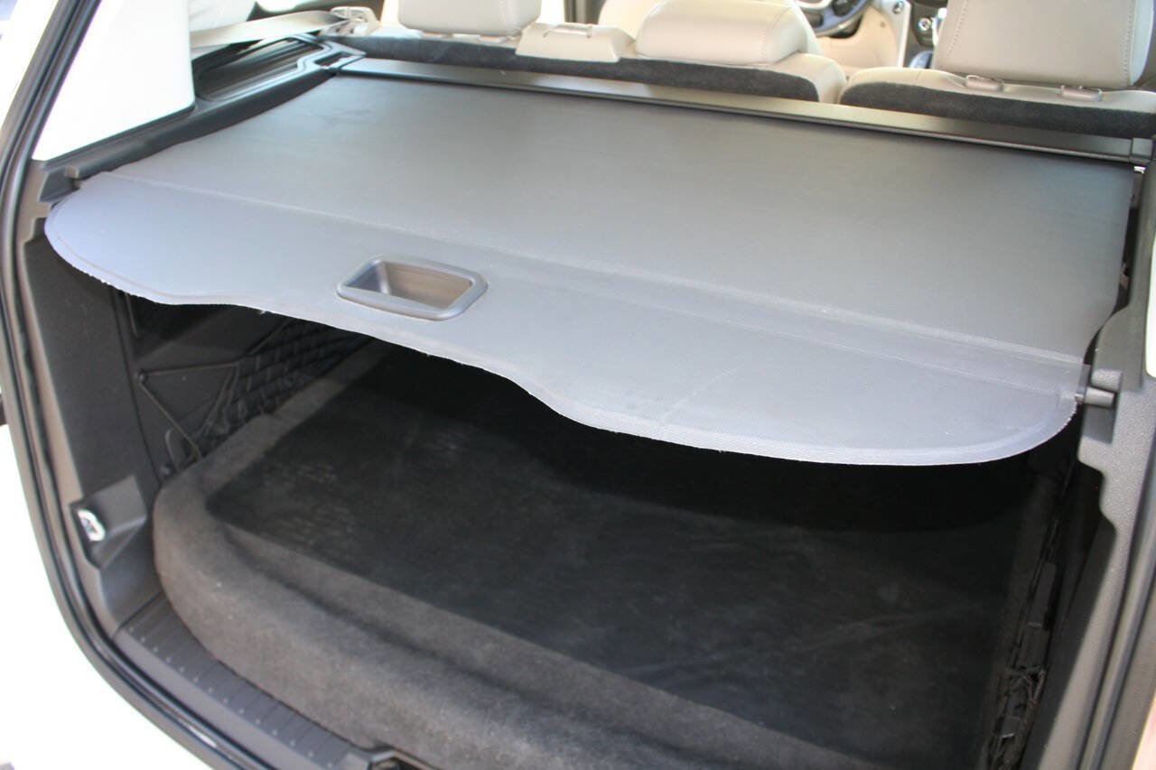 Used 2013 Ford C-MAX SEL FWD image 25