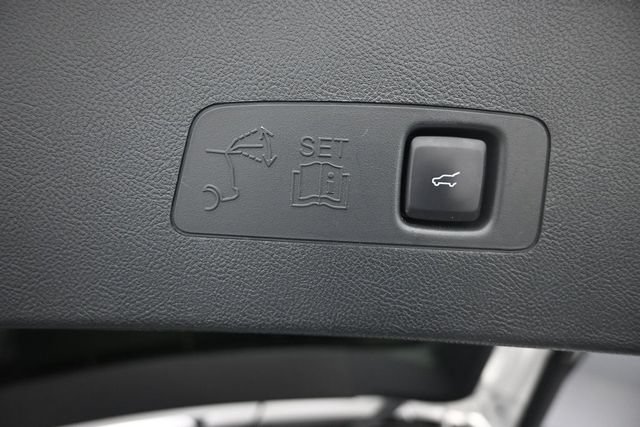 Used 2021 Lincoln Corsair Reserve w/ Equipment Group 201A FWD image 23