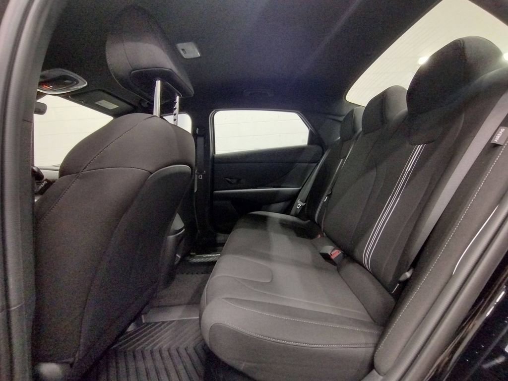 New 2025 Hyundai Elantra SEL image 34