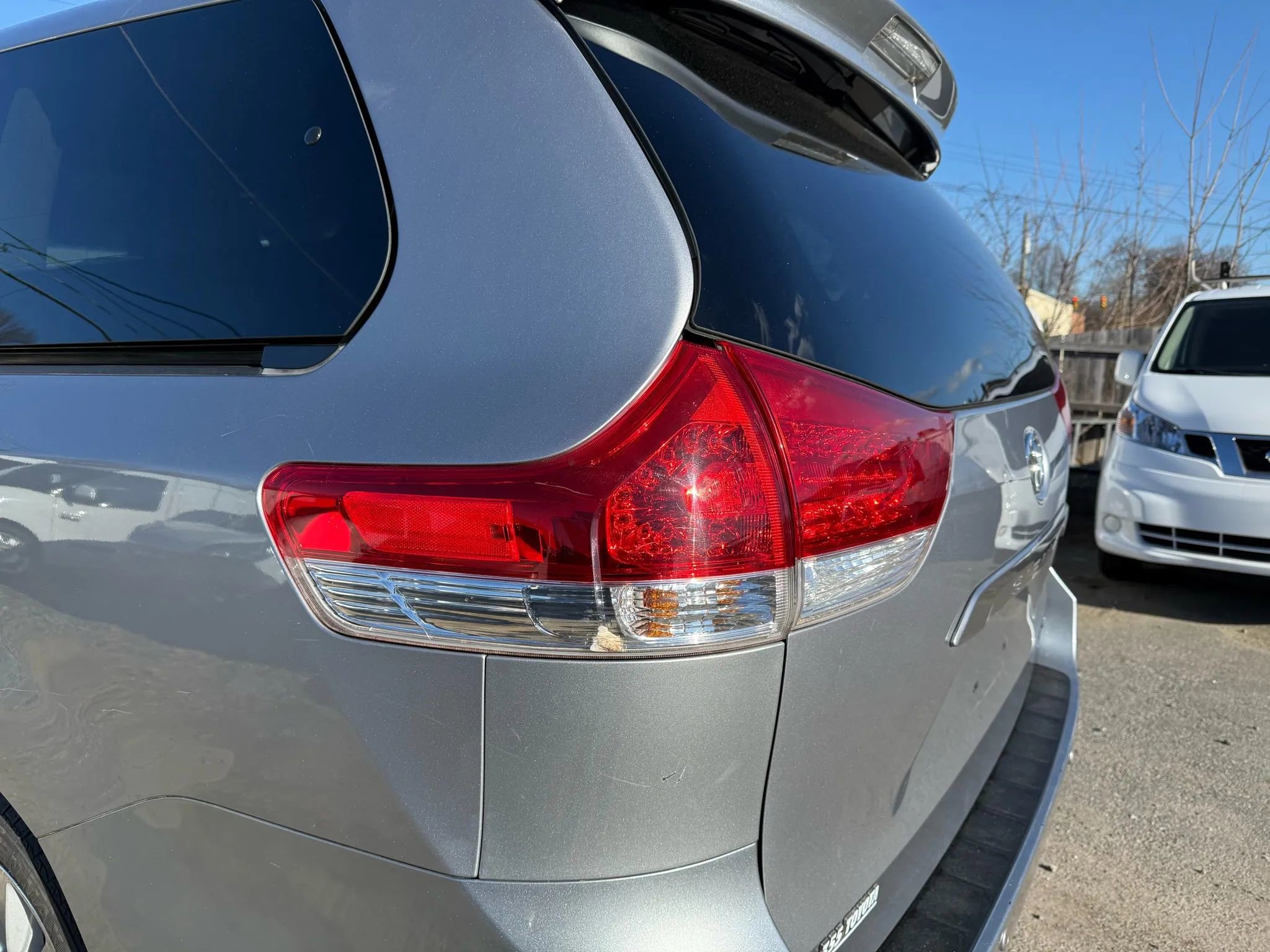 Used 2012 Toyota Sienna Limited image 9