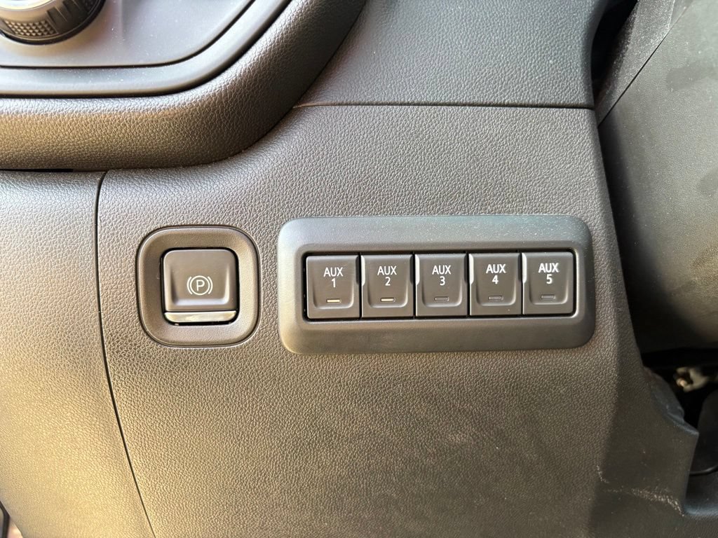 Used 2022 Chevrolet Silverado 2500 Custom w/ Custom Convenience Package AWD/4WD image 15