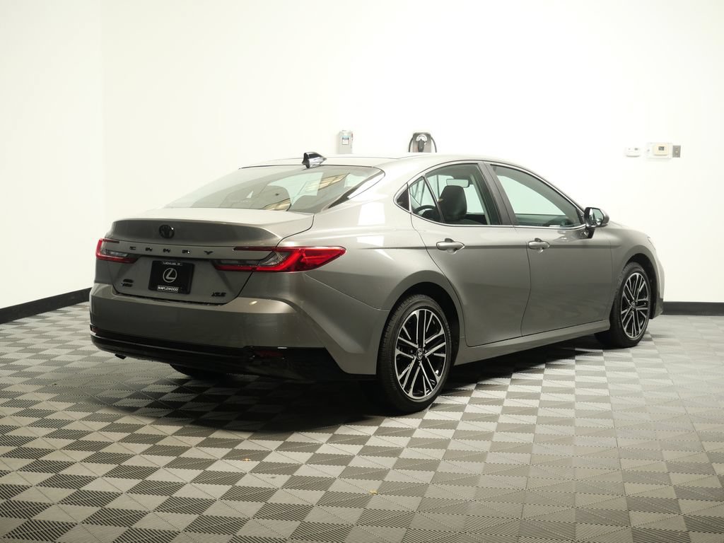 Used 2026 Toyota Camry XLE AWD/4WD image 8