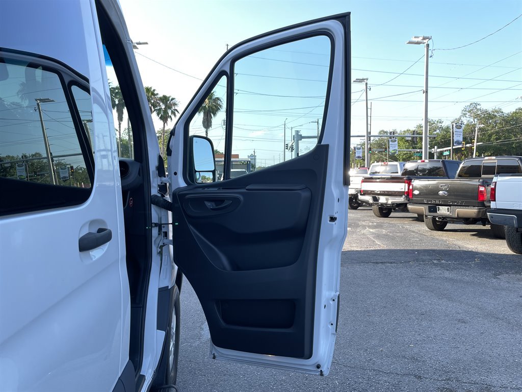 Used 2019 Mercedes-Benz Sprinter 2500 image 40