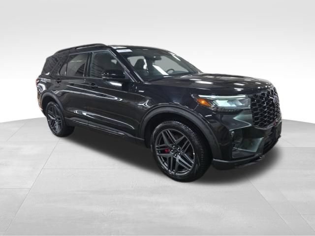 Used 2025 Ford Explorer ST-Line w/ ST-Line Street Pack AWD/4WD image 2