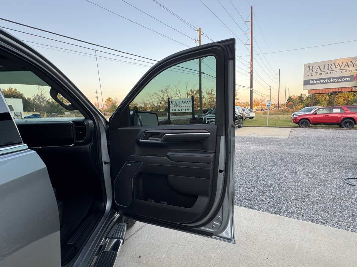 Used 2023 GMC Sierra 1500 SLT w/ SLT Premium Package image 34