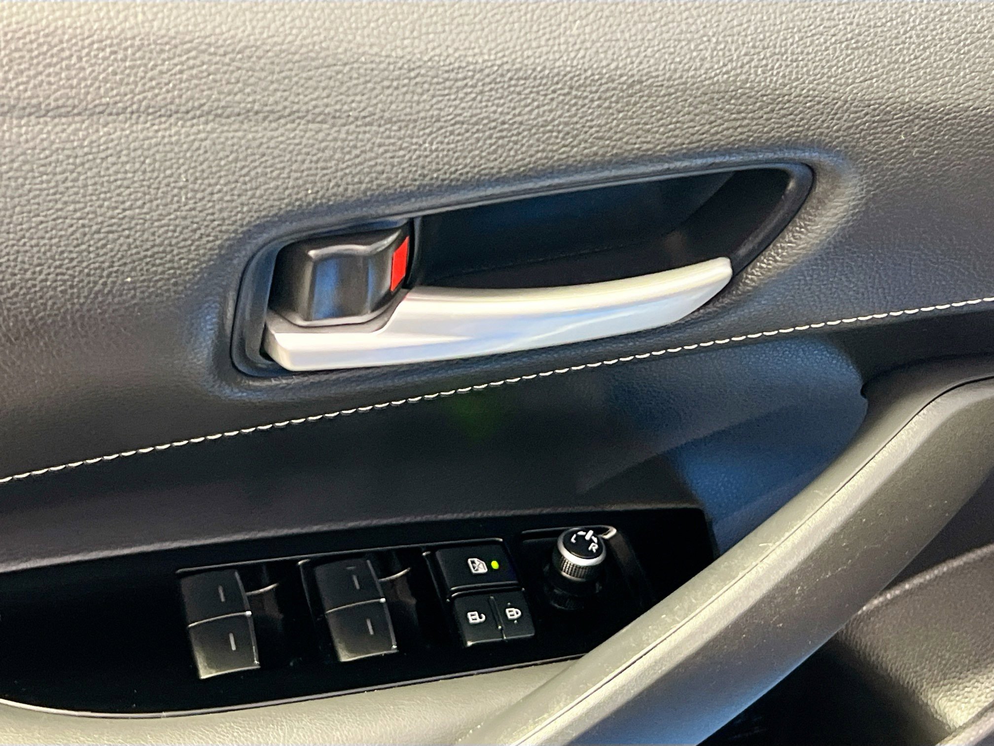 Used 2021 Toyota Corolla SE image 16