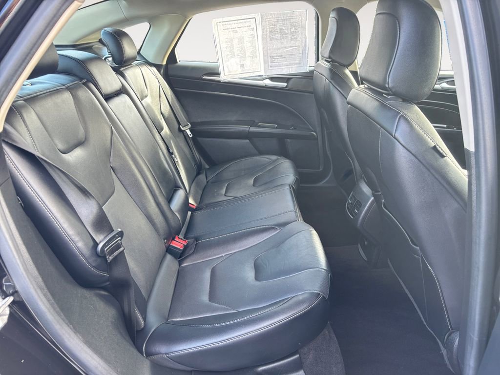 Used 2020 Ford Fusion Titanium image 11