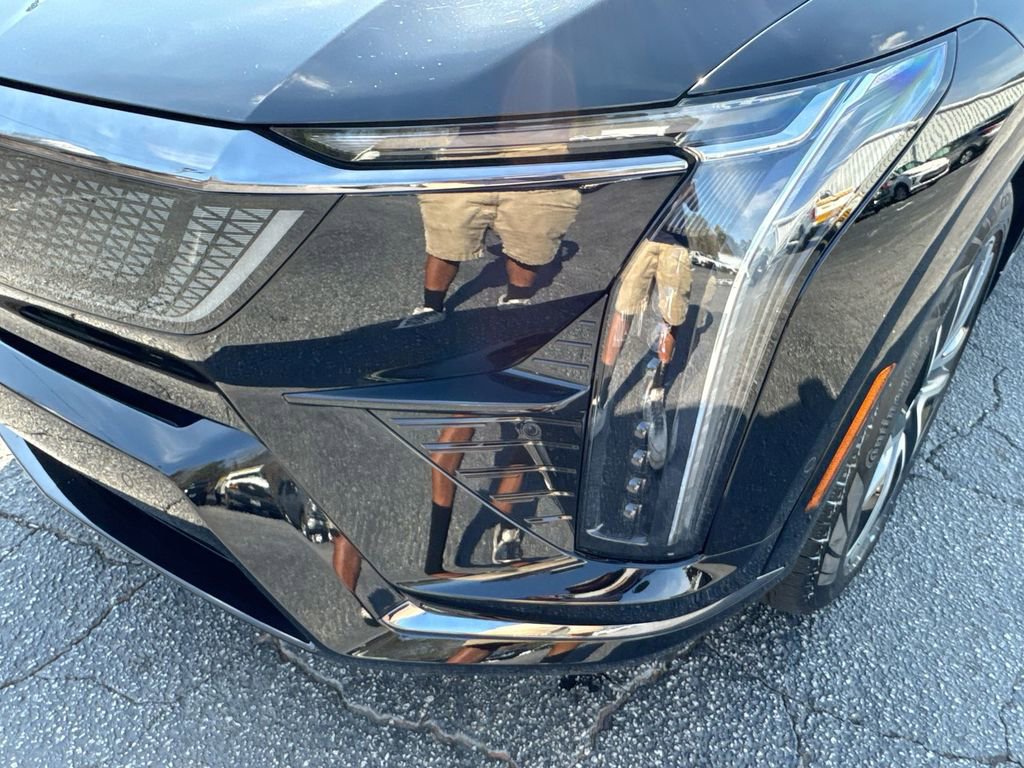 Used 2025 Cadillac Optiq Sport 2 image 10