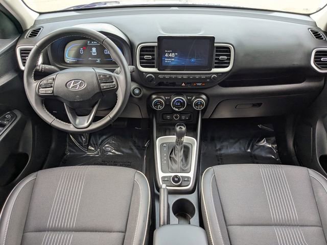 Used 2025 Hyundai Venue Limited FWD image 30