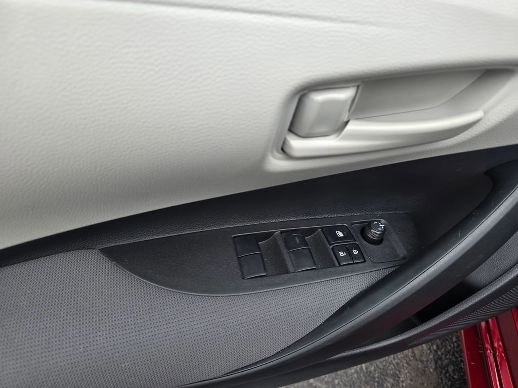 Certified 2025 Toyota Corolla LE FWD image 18