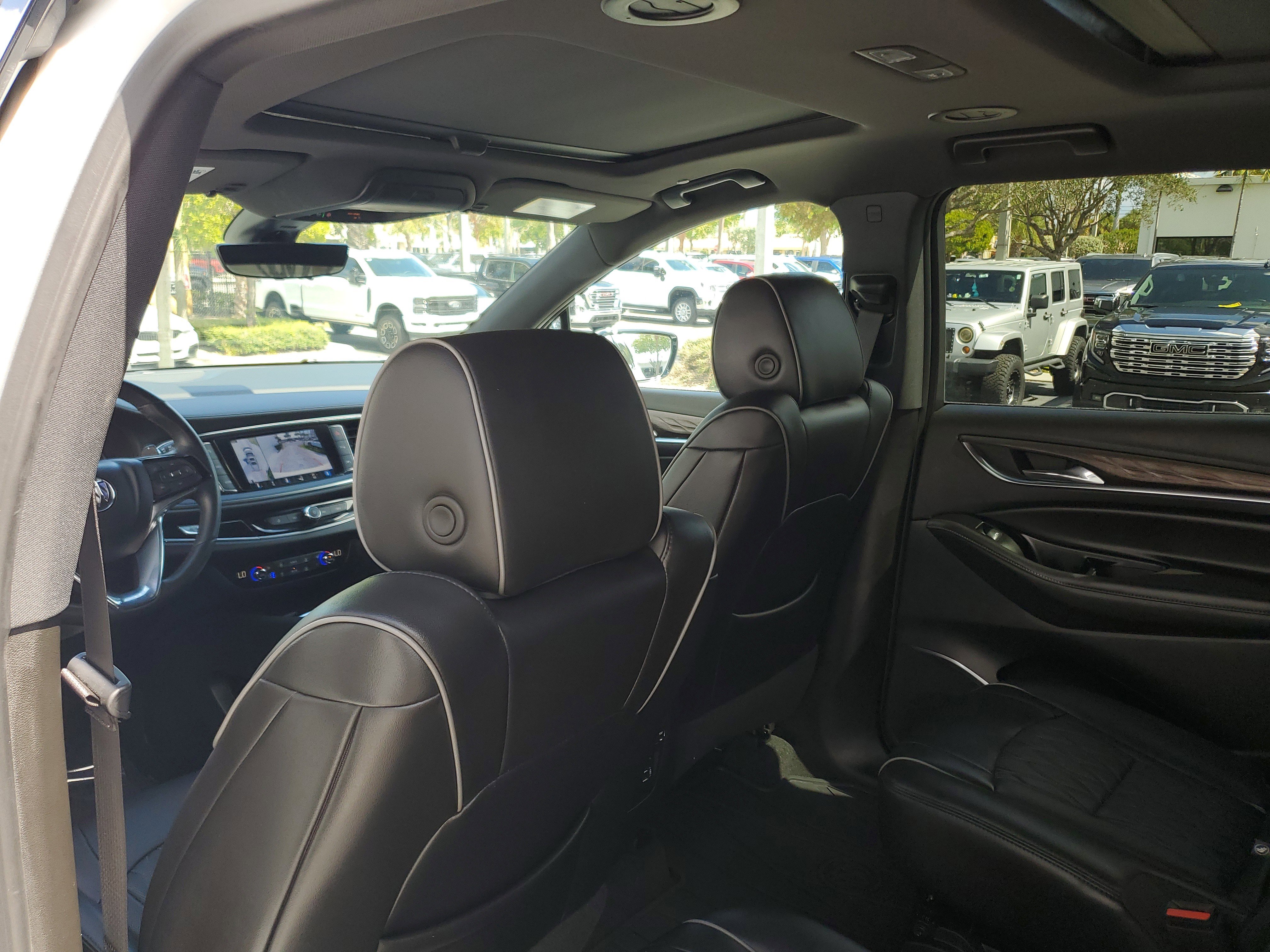 Used 2024 Buick Enclave Avenir w/ Avenir Technology Package image 14