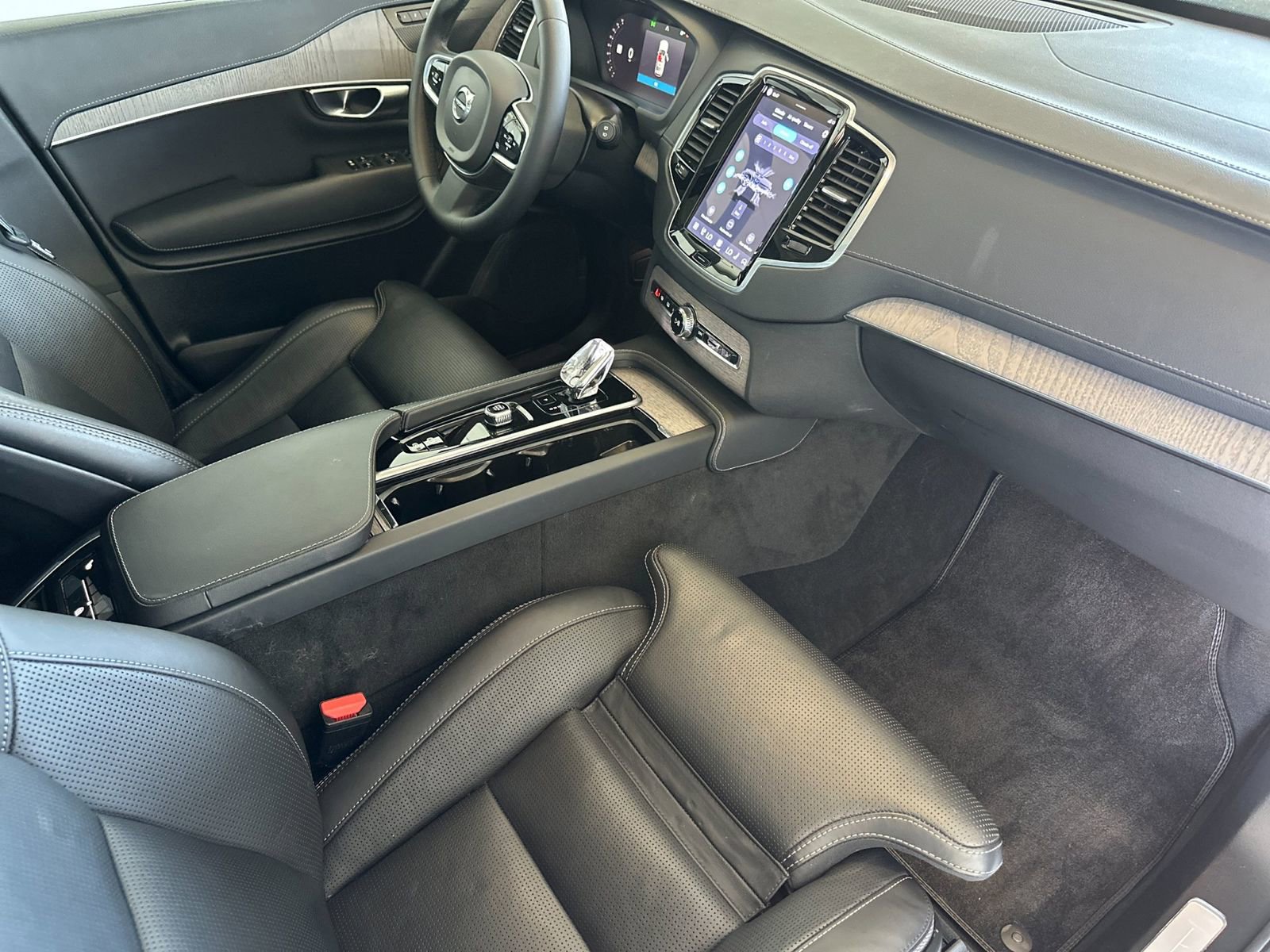 Certified 2023 Volvo XC90 T8 Ultimate w/ Protection Package Premier AWD/4WD image 21