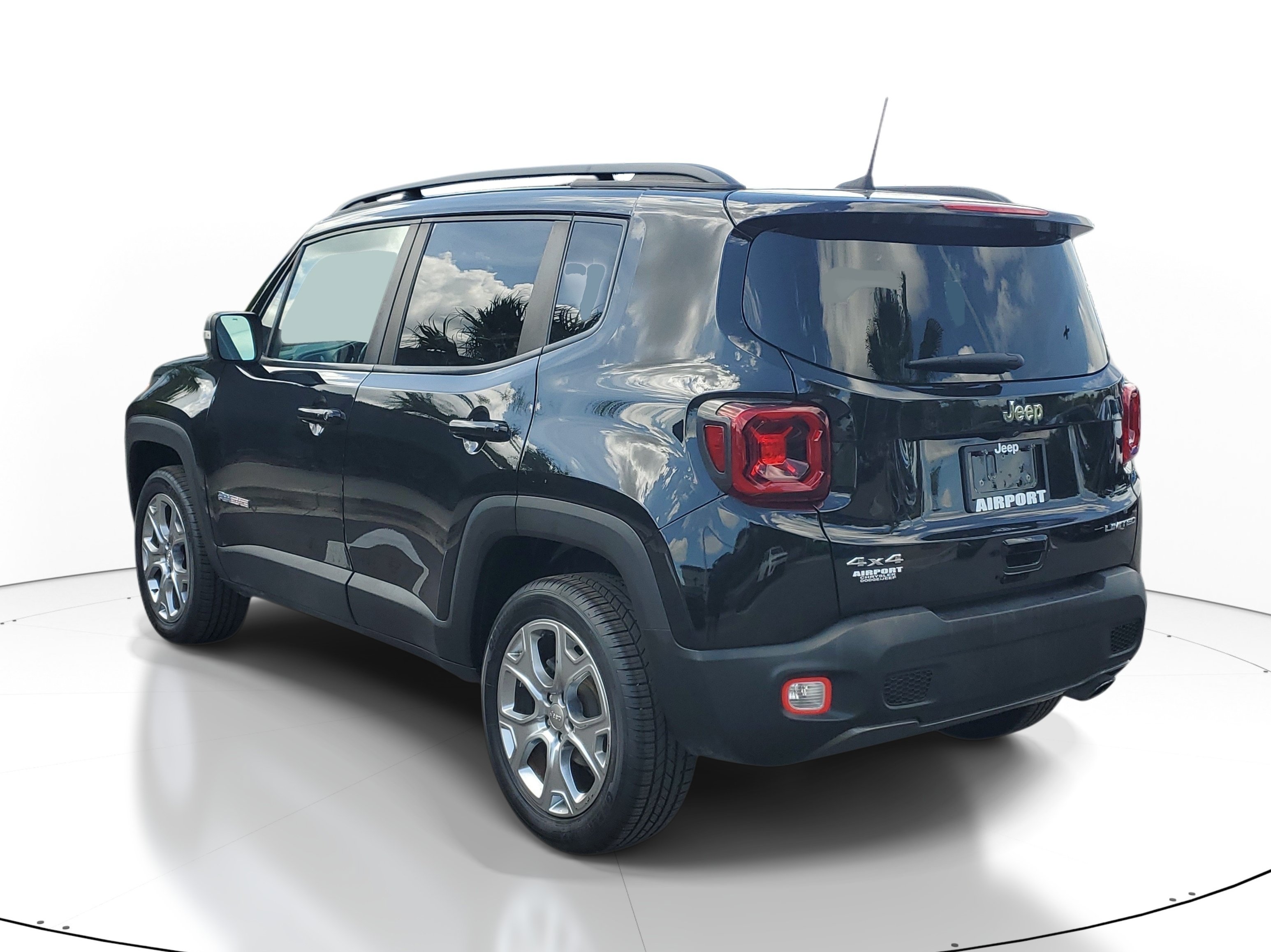 Used 2020 Jeep Renegade Limited w/ UConnect 8.4 Nav Group AWD/4WD image 5