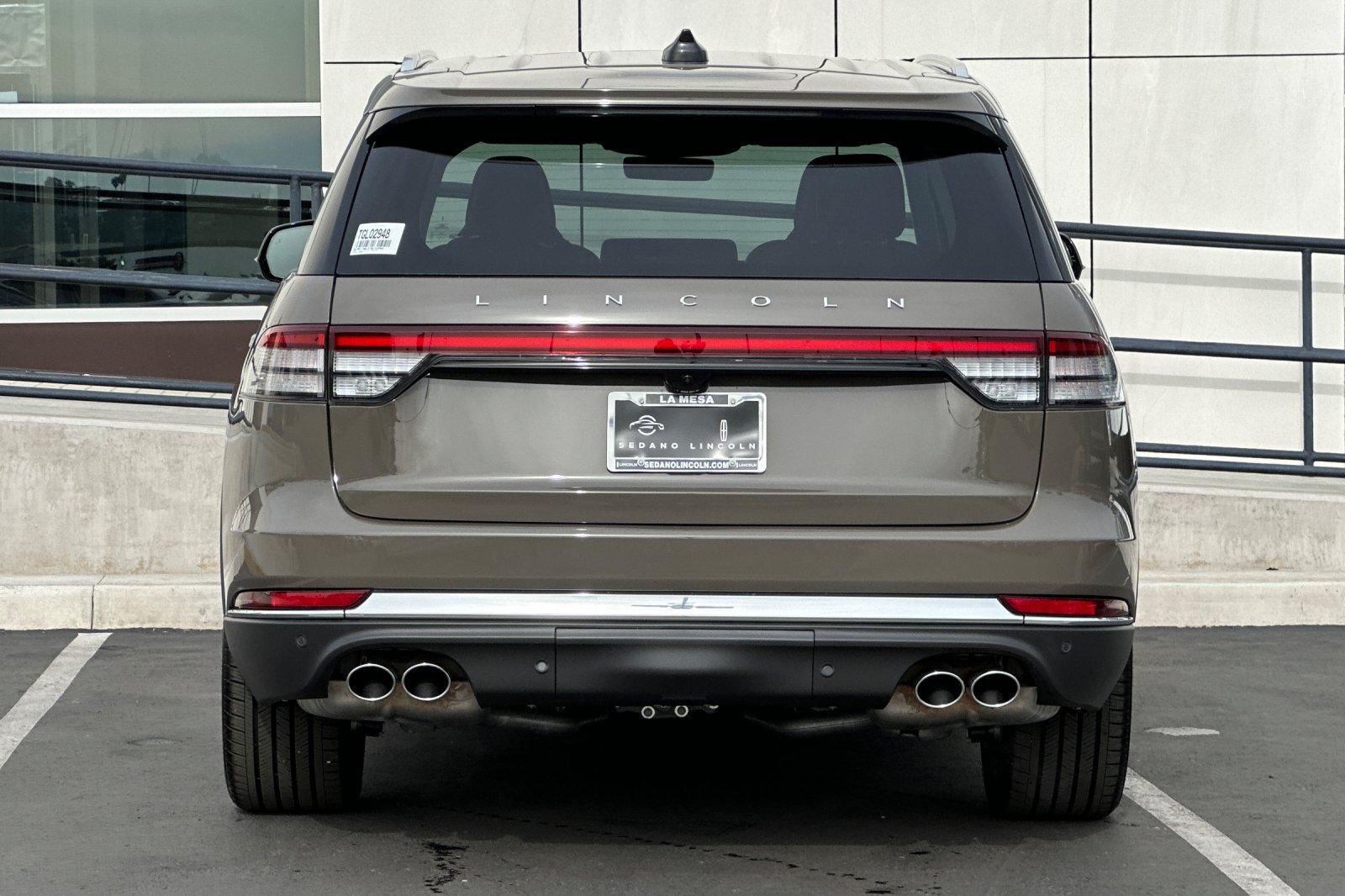New 2026 Lincoln Aviator Reserve w/ Luxury Package RWD image 4