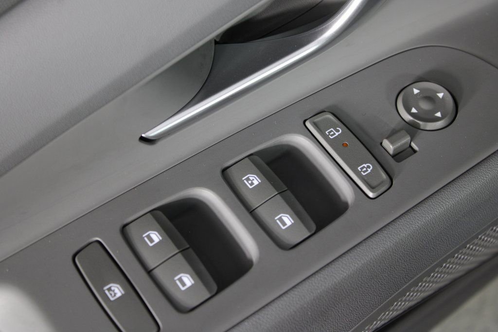 Certified 2025 Hyundai Elantra Sport image 17