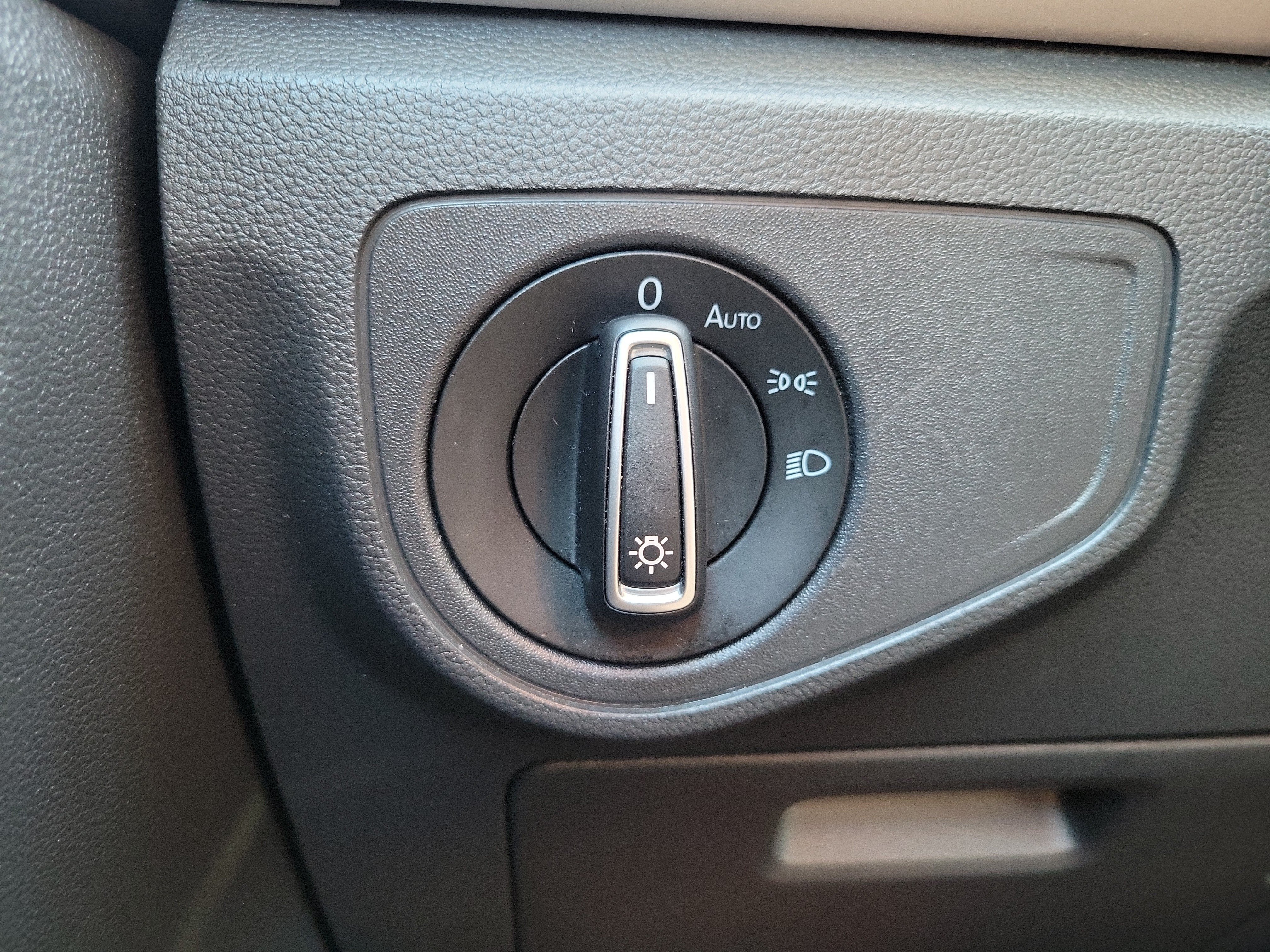 Used 2020 Volkswagen Atlas S FWD image 24