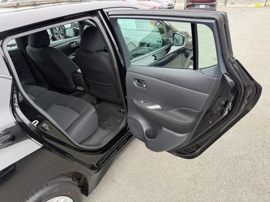 Used 2025 Nissan Leaf S FWD image 34
