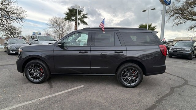 New 2025 Ford Expedition Platinum w/ Stealth Performance Package image 6