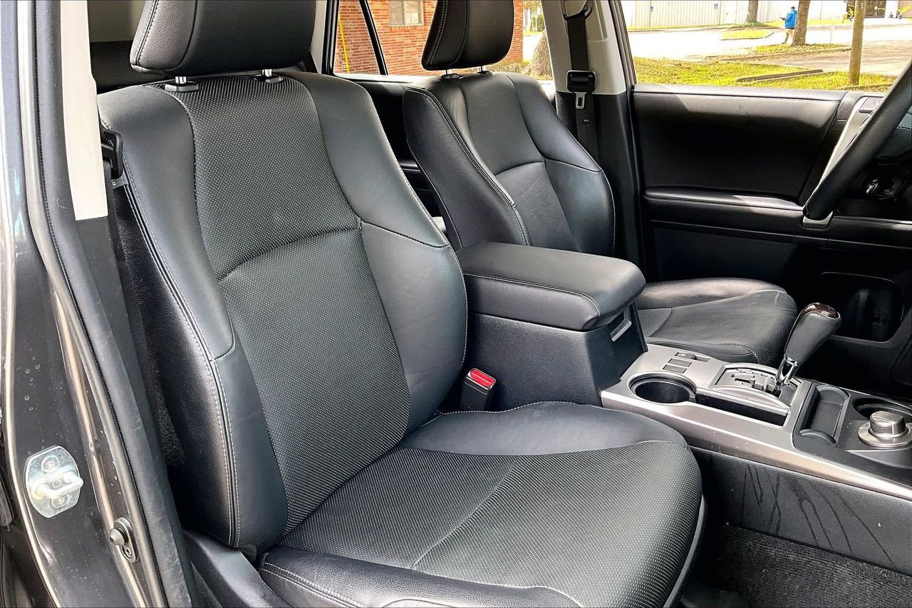 Used 2022 Toyota 4Runner Limited AWD/4WD image 28