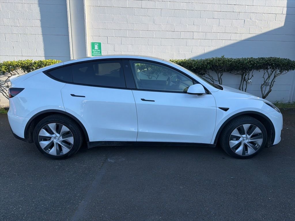 Used 2021 Tesla Model Y Long Range AWD/4WD image 2