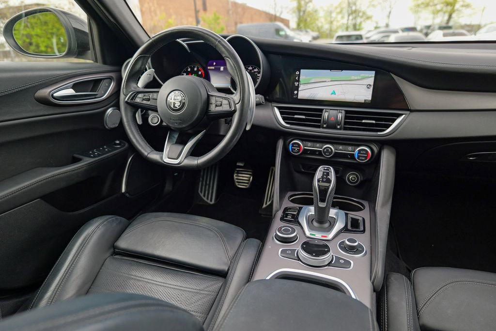Used 2022 Alfa Romeo Giulia Veloce AWD/4WD image 42
