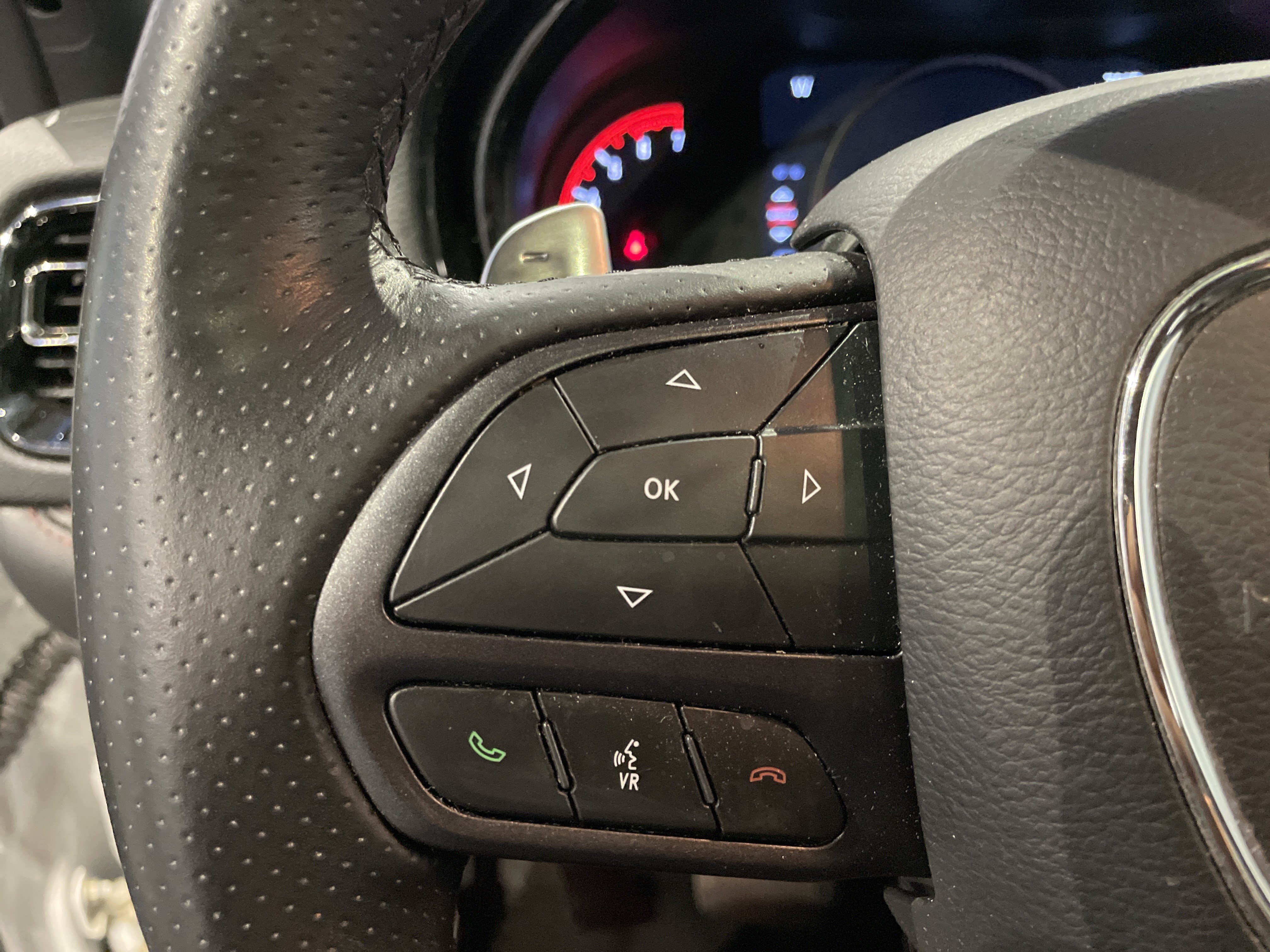 Used 2022 Dodge Durango R/T w/ Blacktop Package AWD/4WD image 18