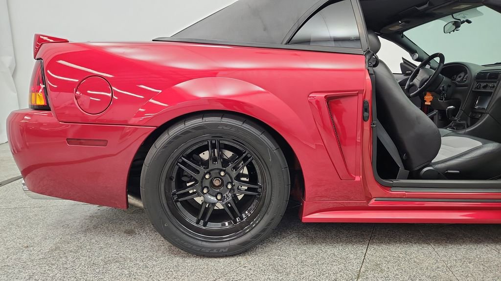 Used 2001 Ford Mustang Cobra RWD image 34