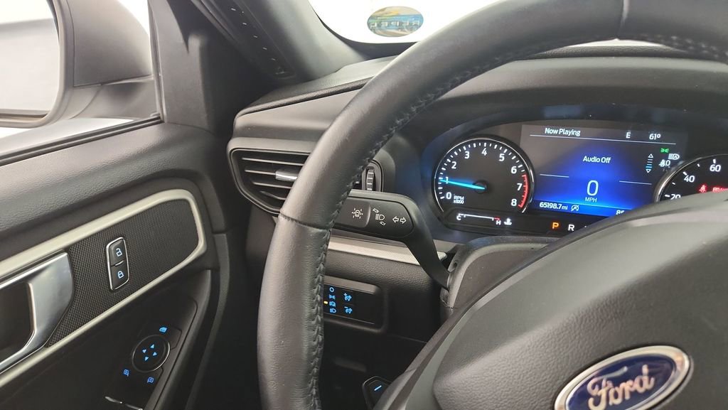 Used 2020 Ford Explorer XLT w/ Comfort Package AWD/4WD image 19