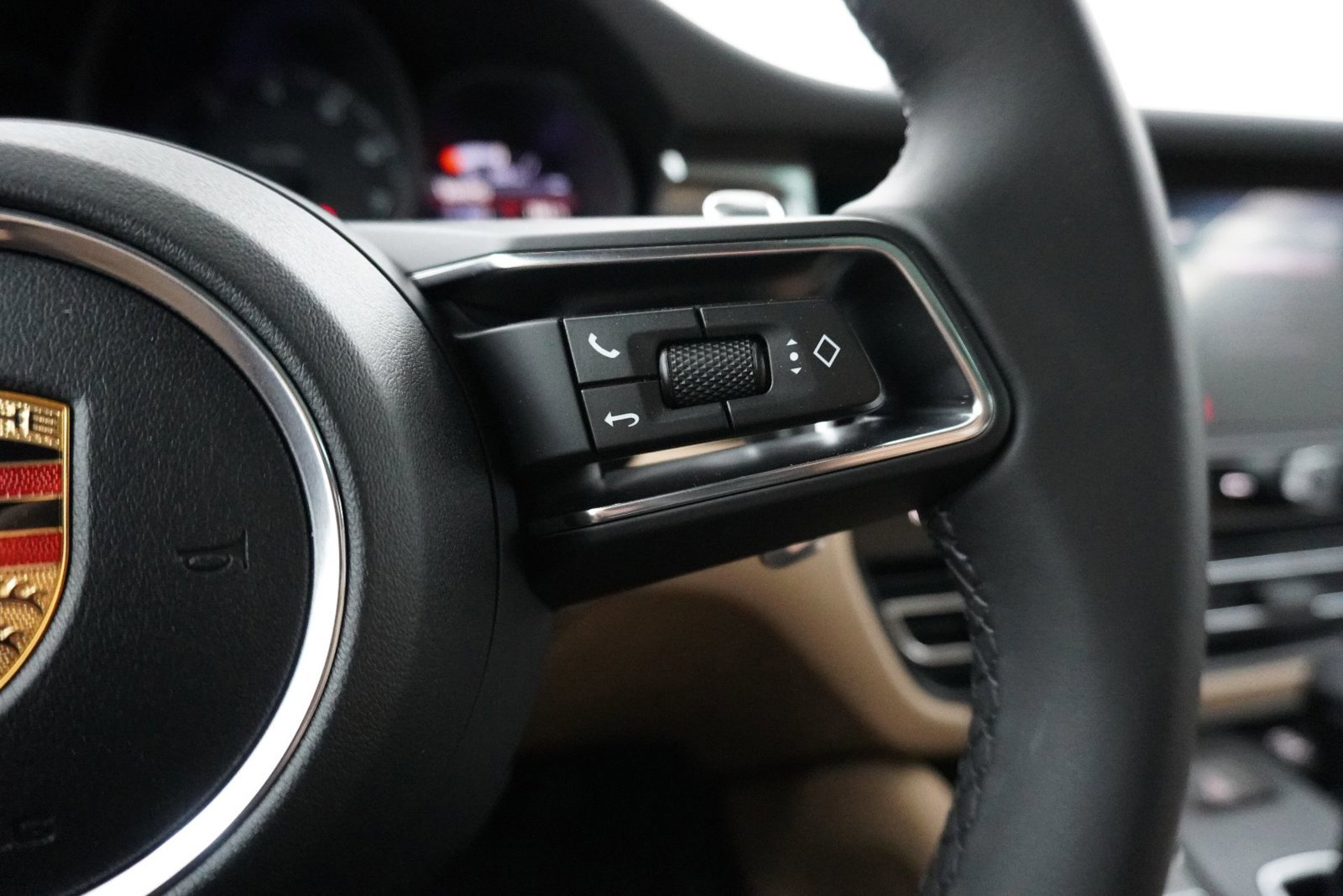 New 2026 Porsche Macan image 23