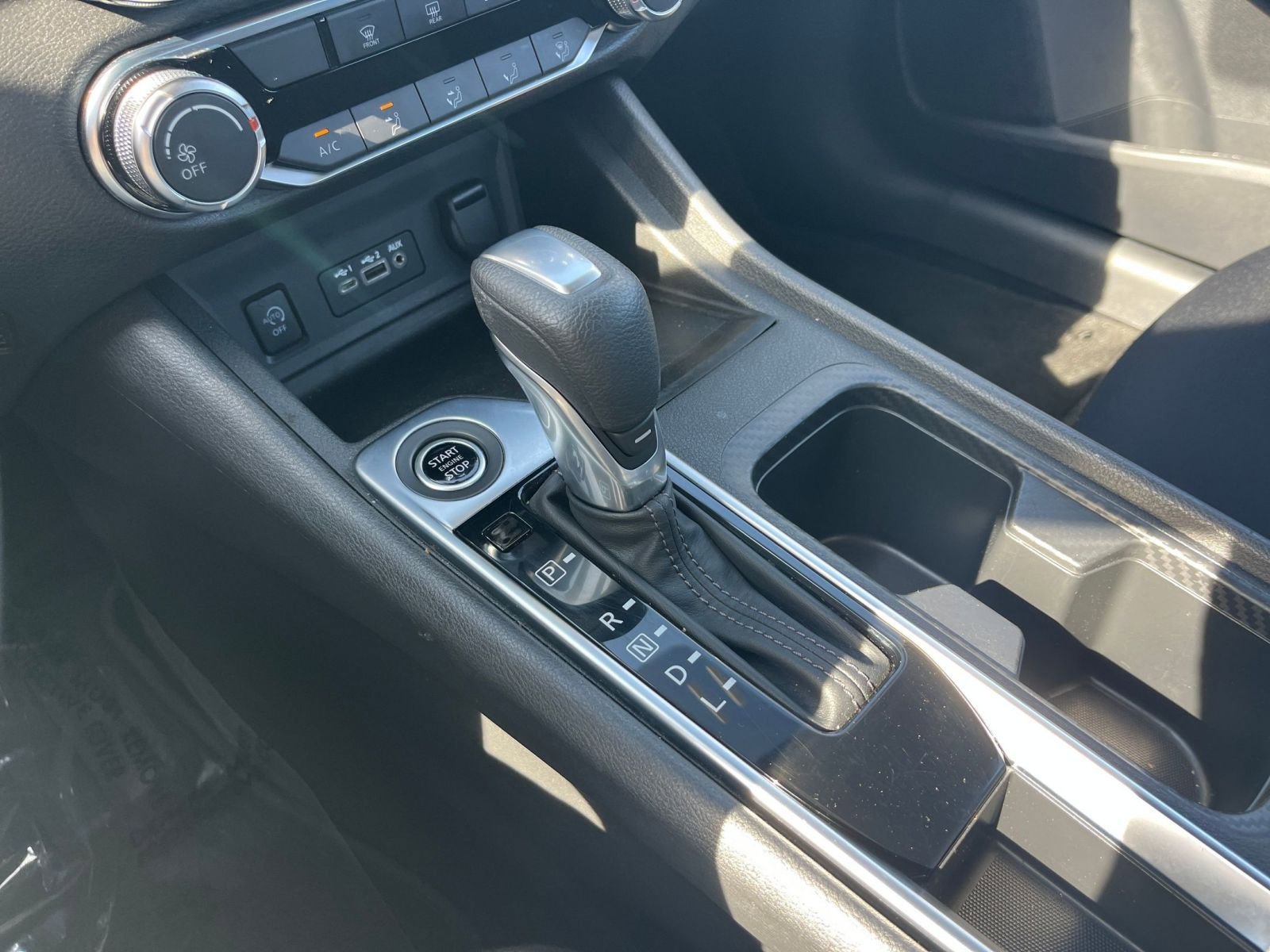 Used 2025 Nissan Sentra SV FWD image 40