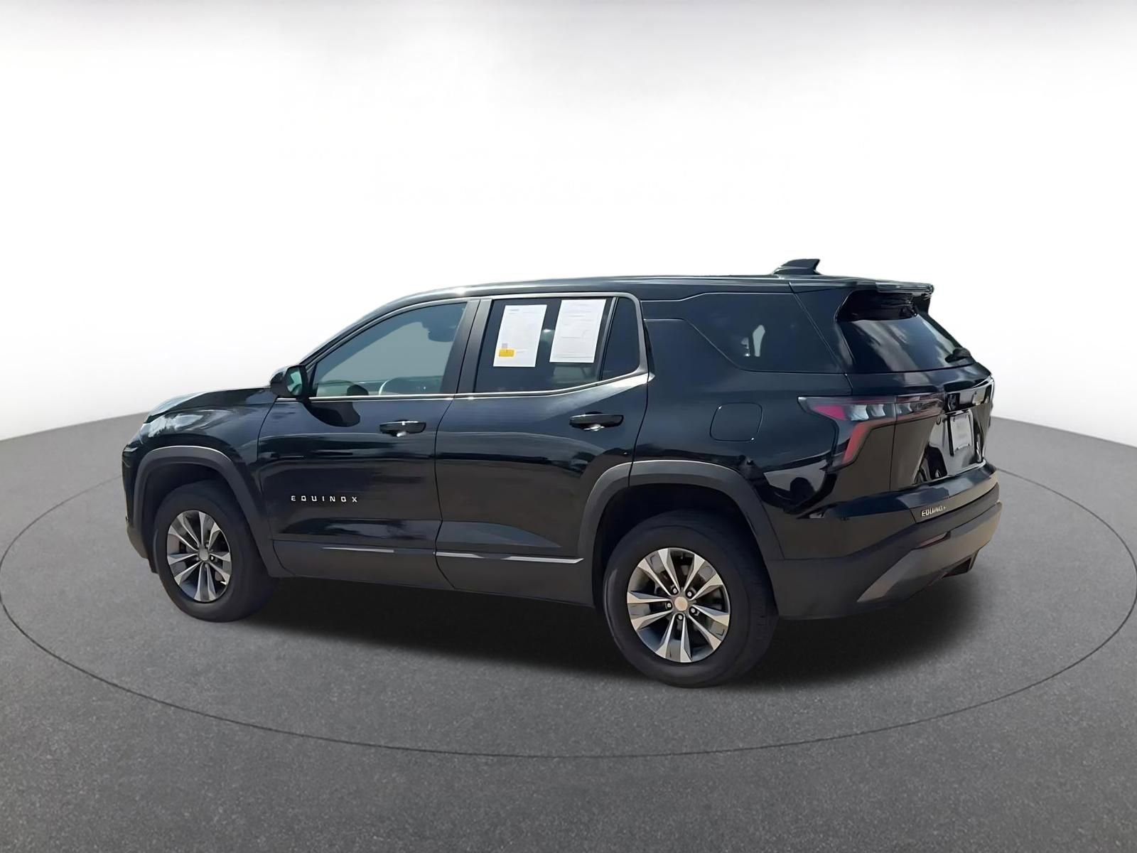 Used 2025 Chevrolet Equinox LT FWD image 10