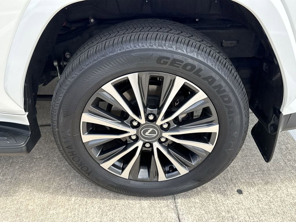 Certified 2024 Lexus LX 600 4WD w/ Appearance Package image 31