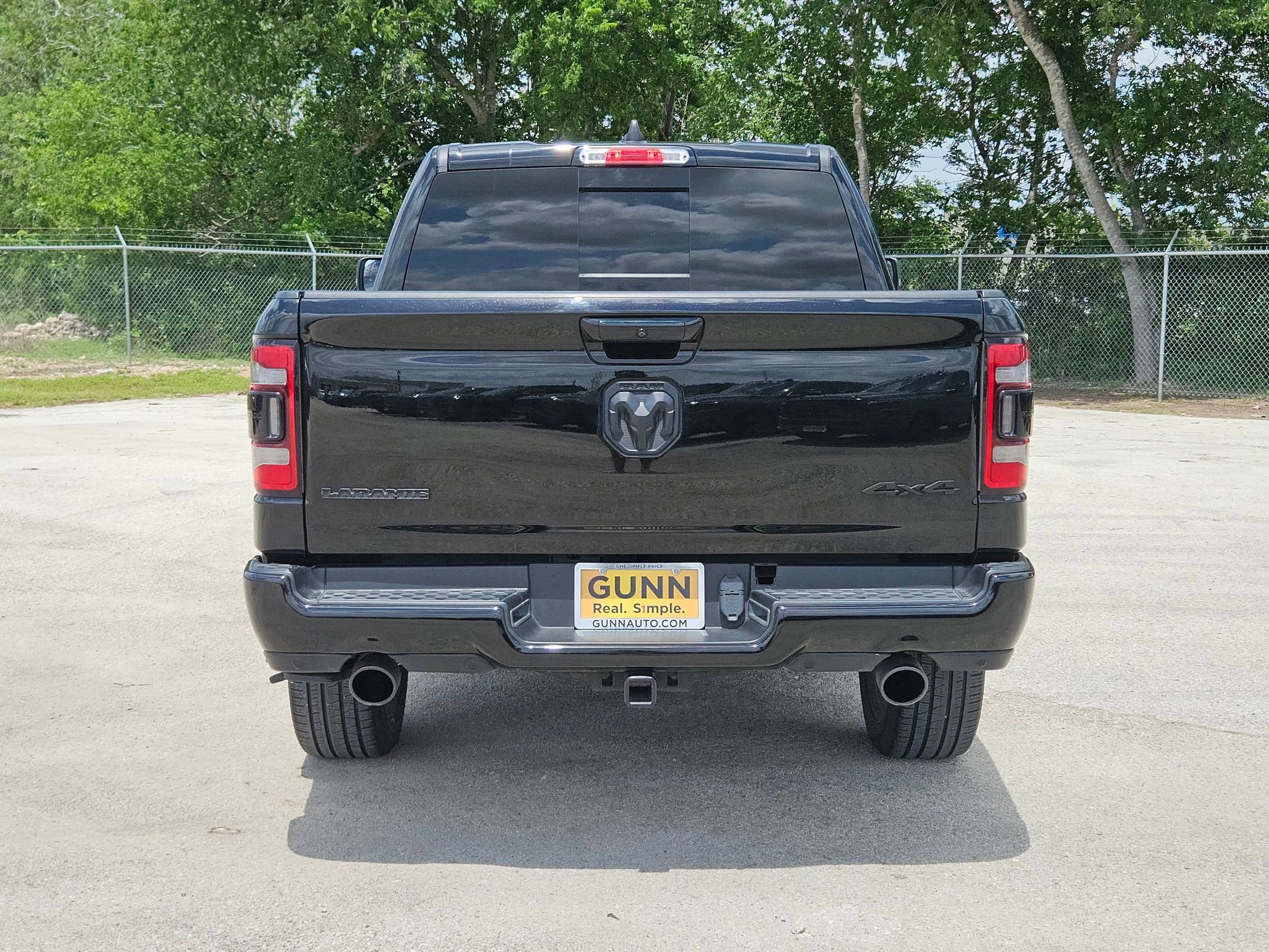 Used 2024 RAM 1500 Laramie AWD/4WD image 4