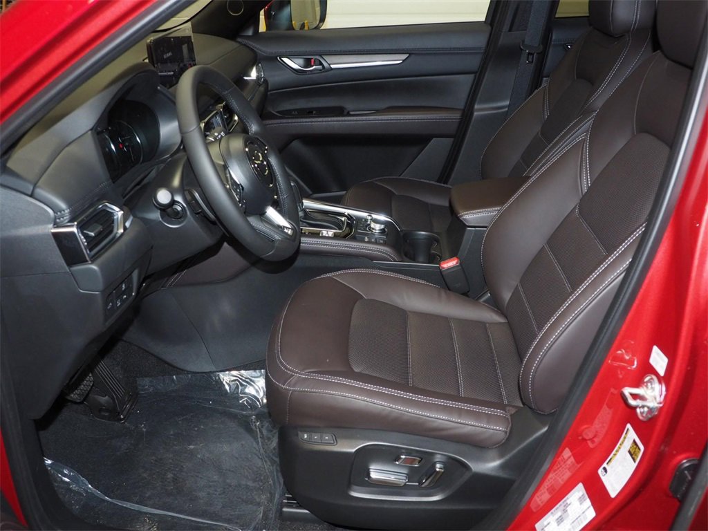 New 2025 MAZDA CX-5 Signature image 3