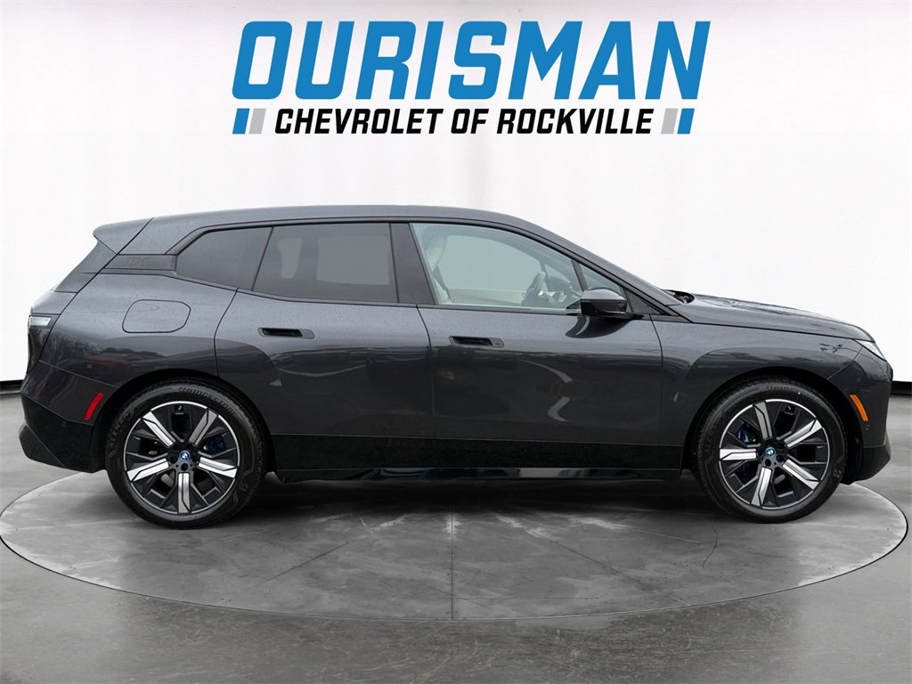 Used 2023 BMW iX xDrive50 w/ Ultimate Package 2 image 7