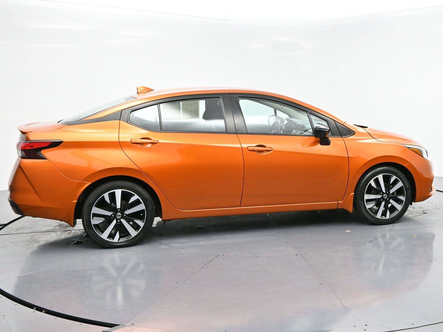 Used 2021 Nissan Versa SR w/ Convenience Package image 8