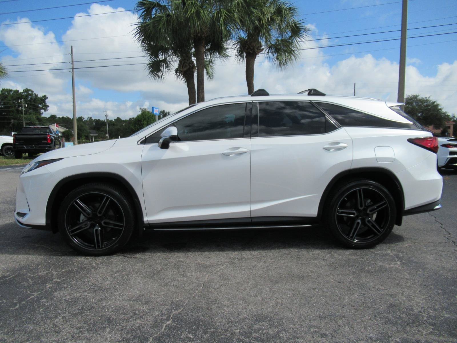 Used 2020 Lexus RX 350L FWD w/ Premium Package image 2