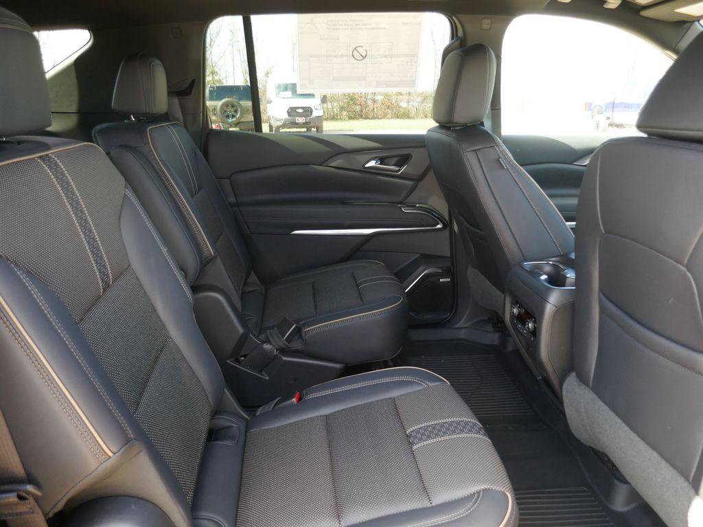 New 2026 Chevrolet Traverse High Country w/ LPO, Floor Liner Package image 11