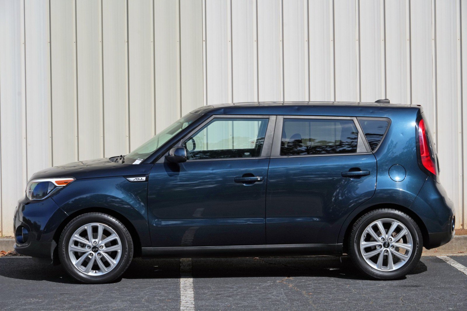 Used 2019 Kia Soul + FWD image 40