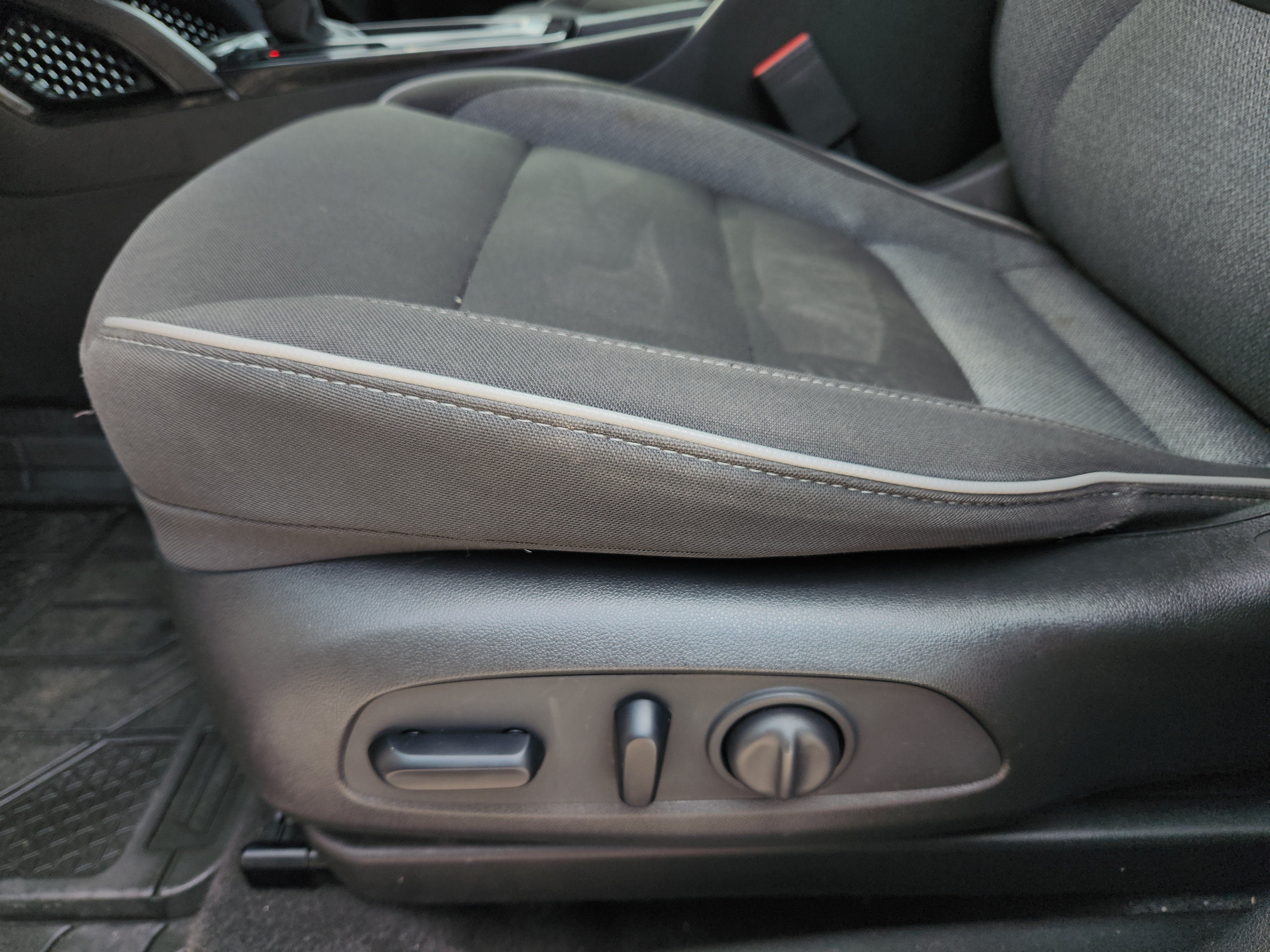 Used 2022 Chevrolet TrailBlazer LT w/ Convenience Package FWD image 26
