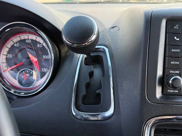 Used 2017 Dodge Grand Caravan SE FWD image 27