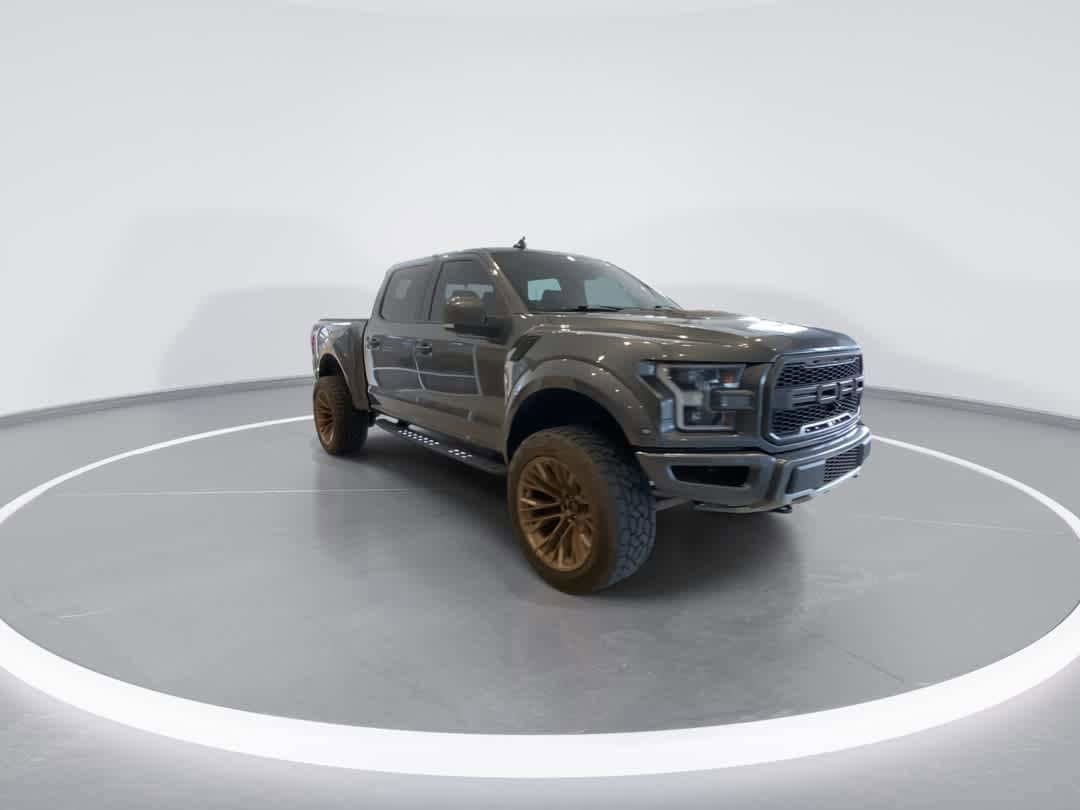 Used 2019 Ford F150 Raptor w/ Equipment Group 802A Luxury AWD/4WD image 2
