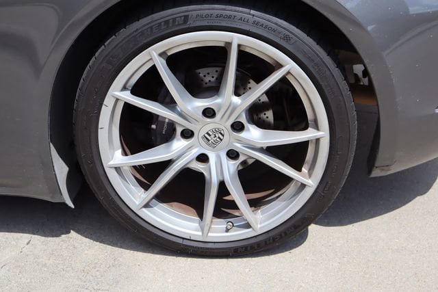 Used 2019 Porsche 718 Cayman RWD image 21