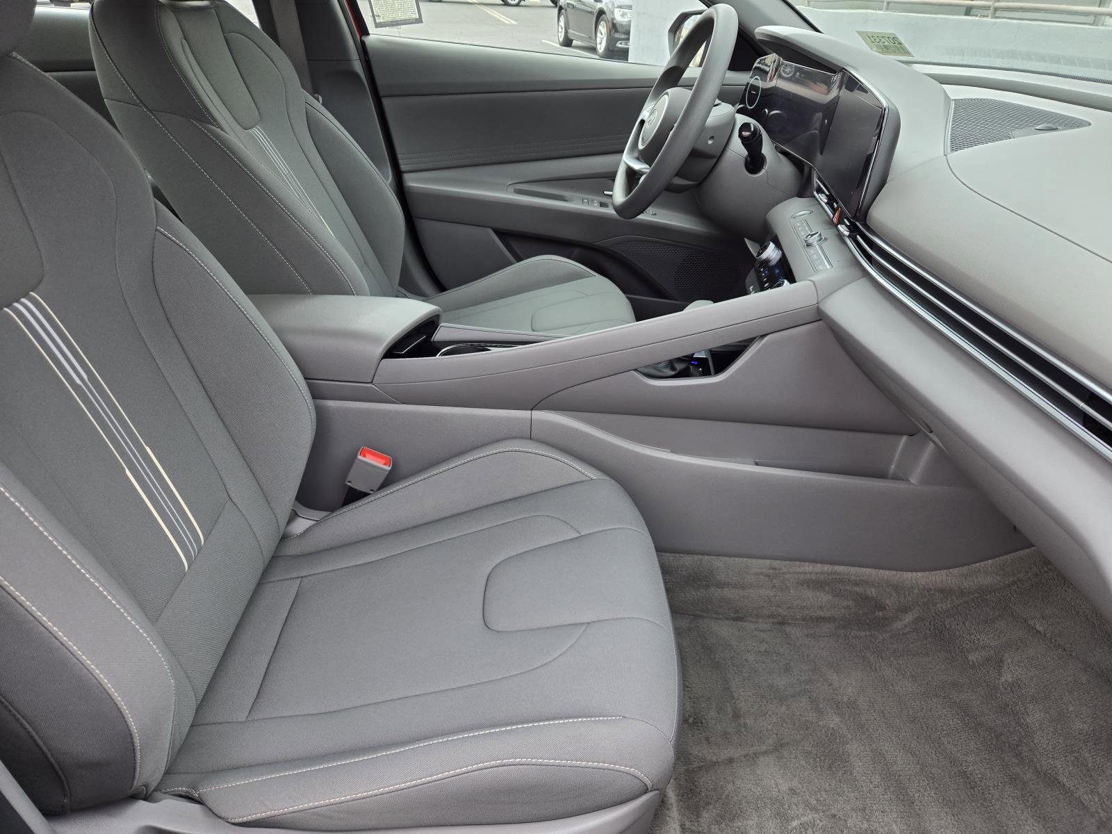 Used 2024 Hyundai Elantra Blue image 32