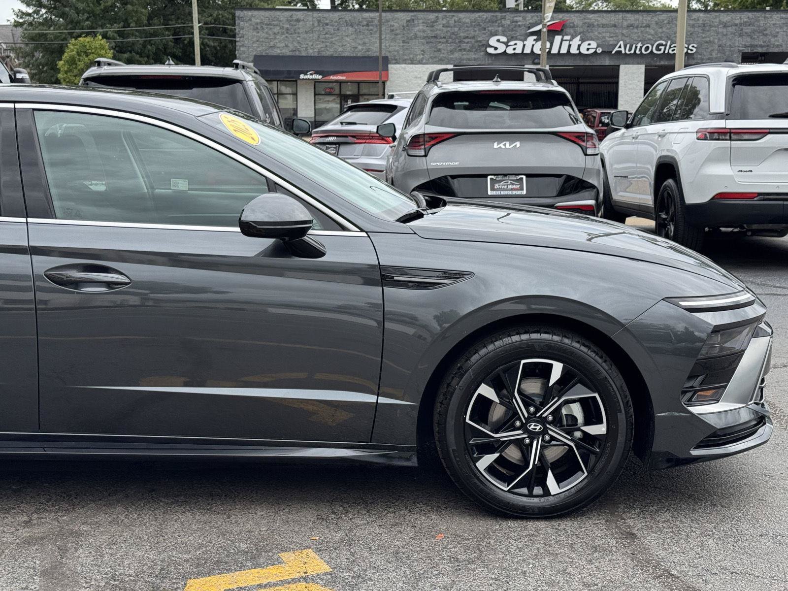 Used 2025 Hyundai Sonata SEL AWD/4WD image 11