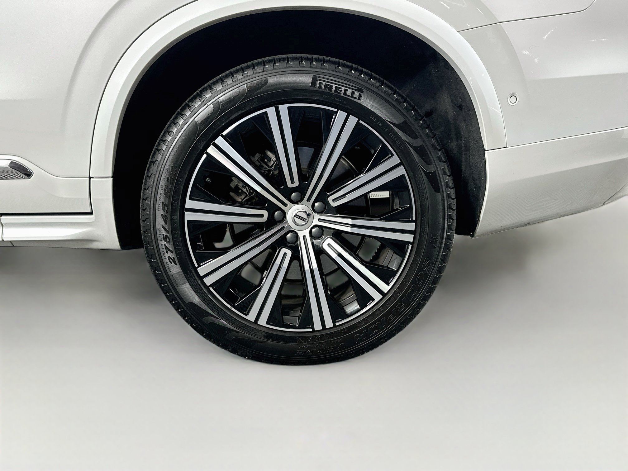 Used 2023 Volvo XC90 B6 Plus w/ Protection Package AWD/4WD image 11